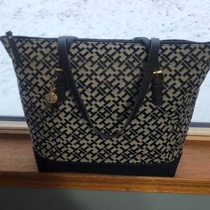 Tommy Hilfiger purse